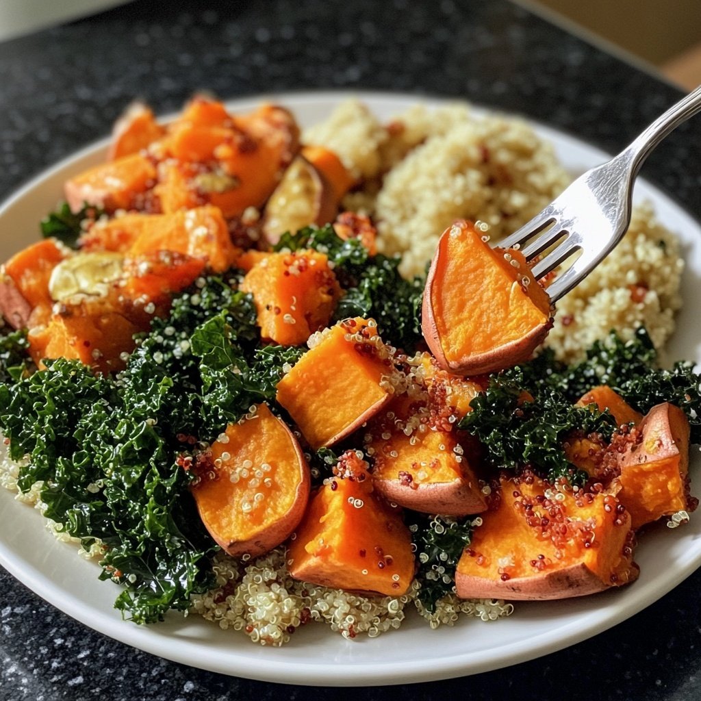 Süßkartoffel-Buddha-Bowl mit Grünkohl und Quinoa